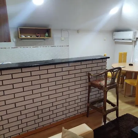 Astra Apartment *